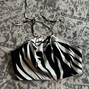 Black and White Leaf Pattern Tie Halter Crop Top